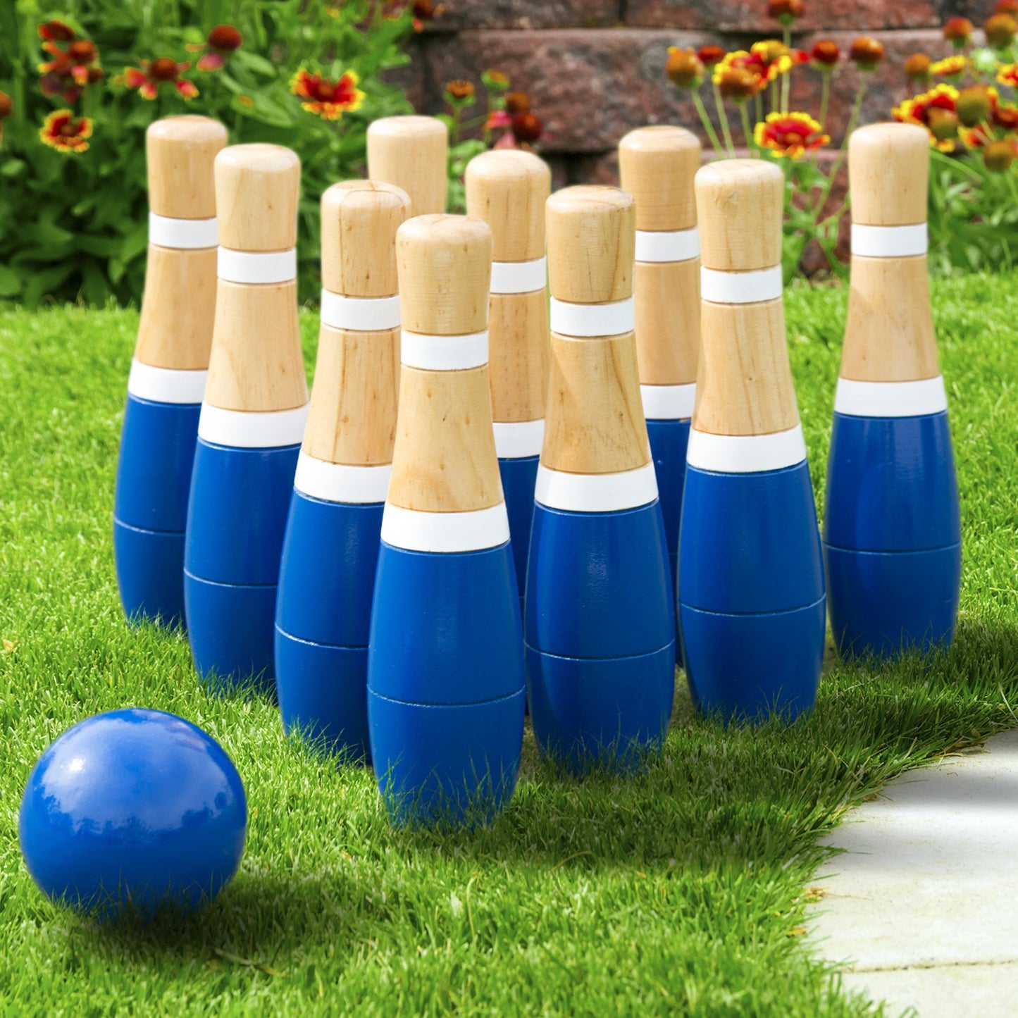 Hey! Play! 8 Inch Wooden Lawn Bowling Set