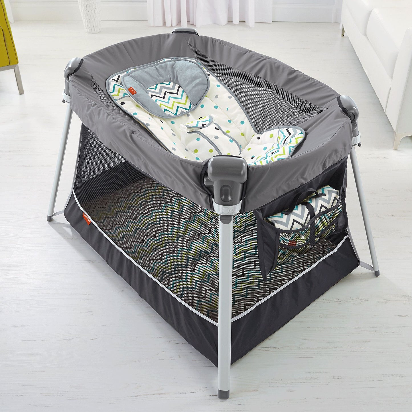 Fisher-Price Ultra-Lite Day and Night Play Yard