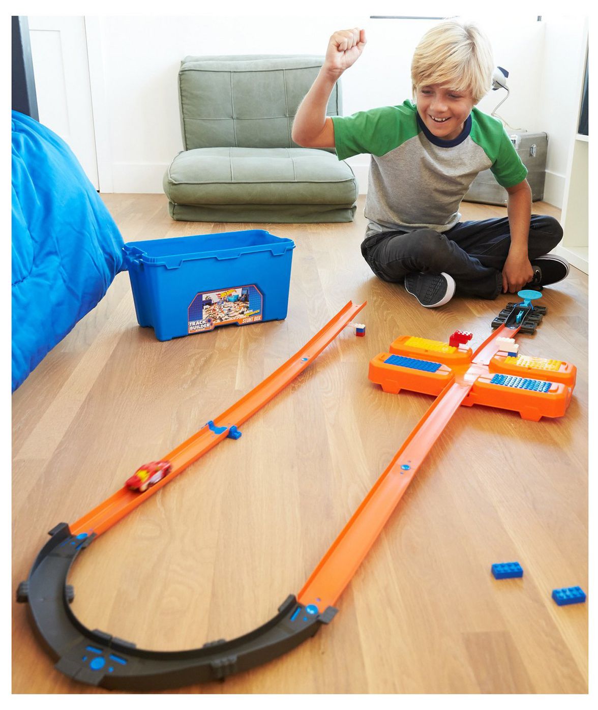 Hot Wheels Track Builder Stunt Box