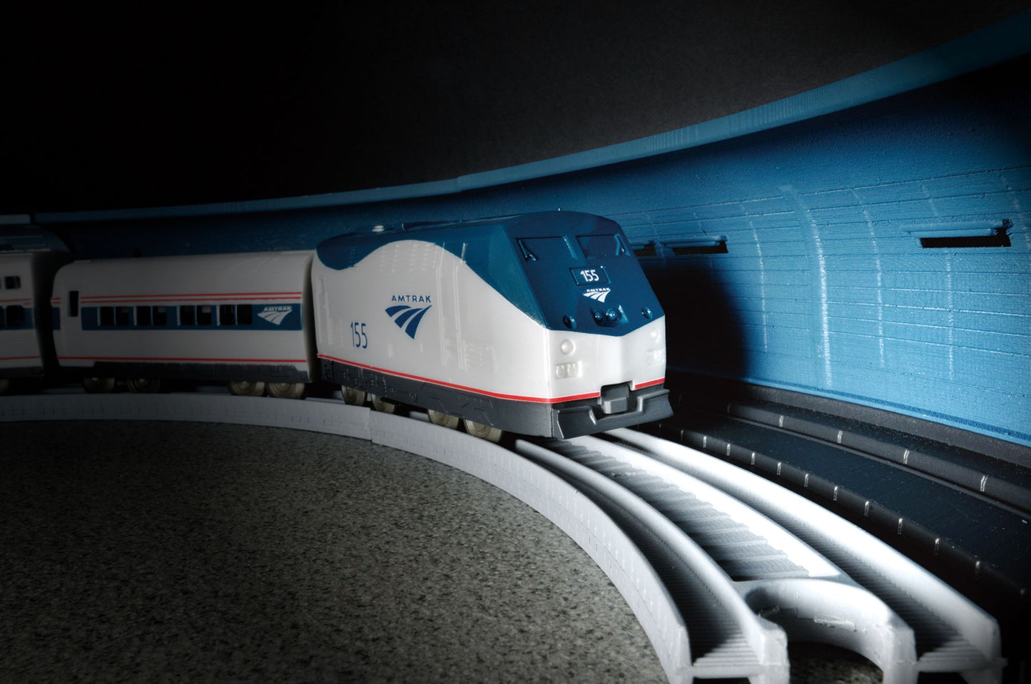 LEC 2001 Amtrak National Railroad Passenger Corporation Battery Operated Train Set