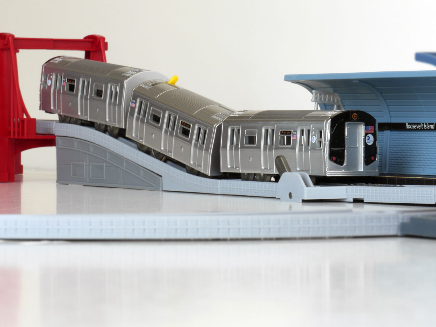 LEC 2000 MTA New York City Subway Battery Operated Train Set