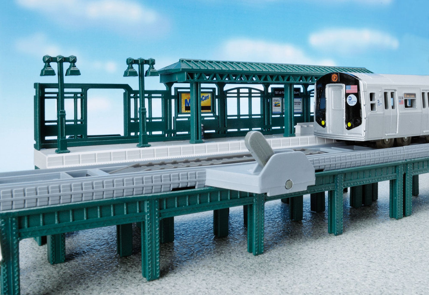 LEC 2000 MTA New York City Subway Battery Operated Train Set