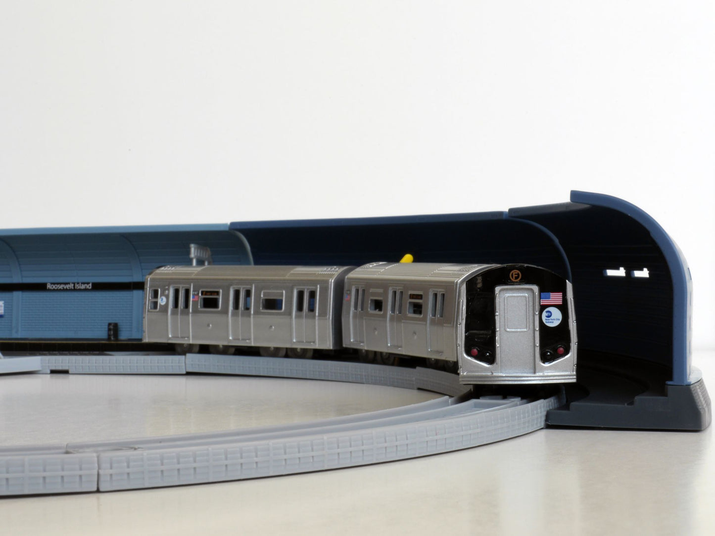 LEC 2000 MTA New York City Subway Battery Operated Train Set