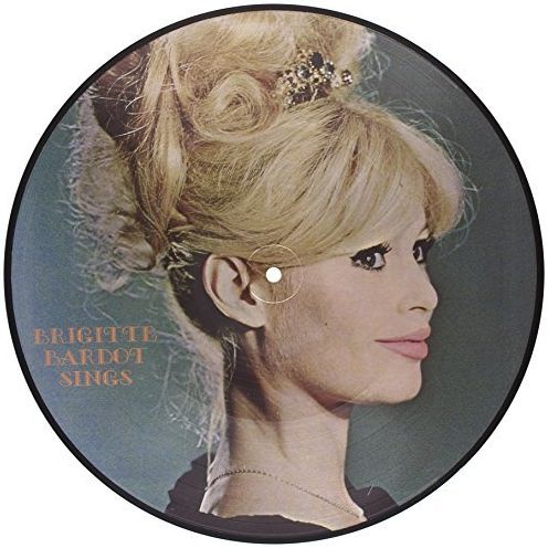 Sings (Brigitte Bardot)