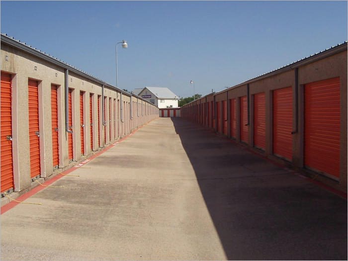 Mini Storage Auctions: The Secret is in the Reselling!