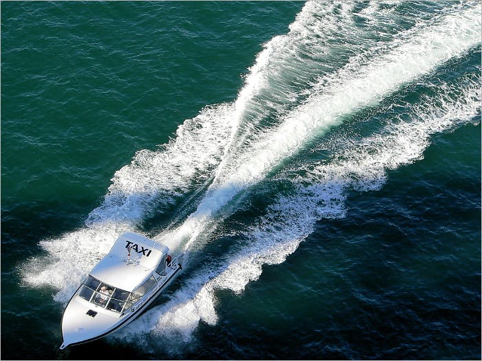 Extensive Guide on Speed Boat Safely