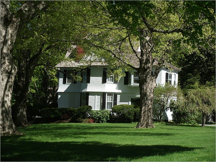 Quaker Hill (Illustrated)