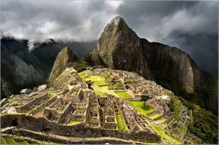 Vestiges of the Mayas (Illustrated)