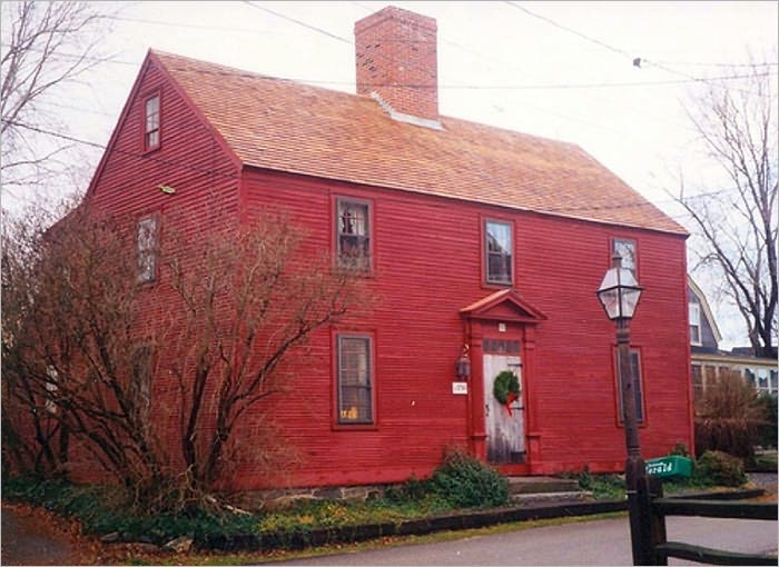 The Romance of Old New England Rooftrees (Illustrated)