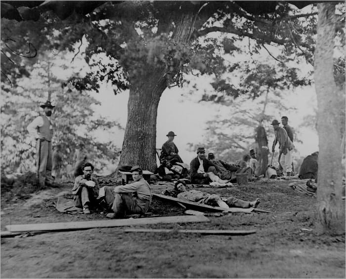 Thirteen Months in the Rebel Army: Being a Narrative of Personal Adventures in the Infantry, Ordnance, Cavalry, Courier, and Hospital Services (ILLUSTRATED)