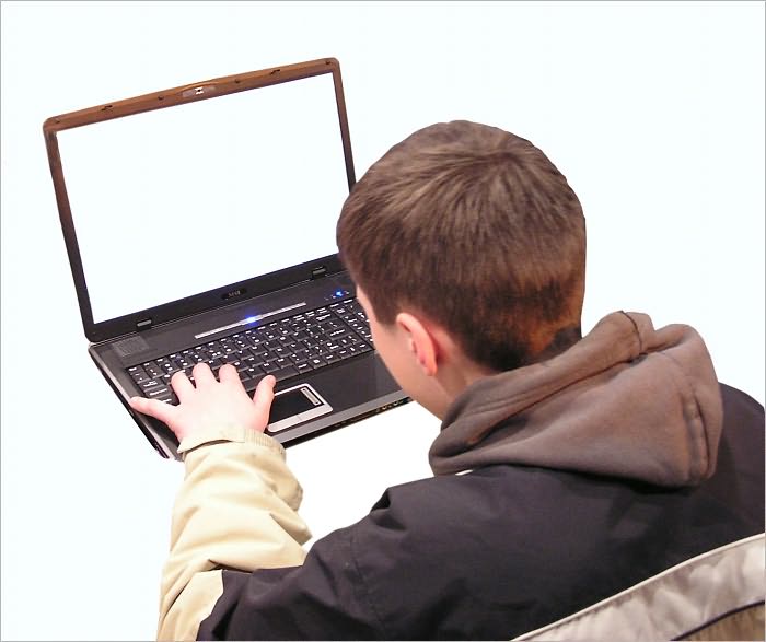How to Keep Your Kids Stay Safe Online : Protect Your Child From Online Predators!