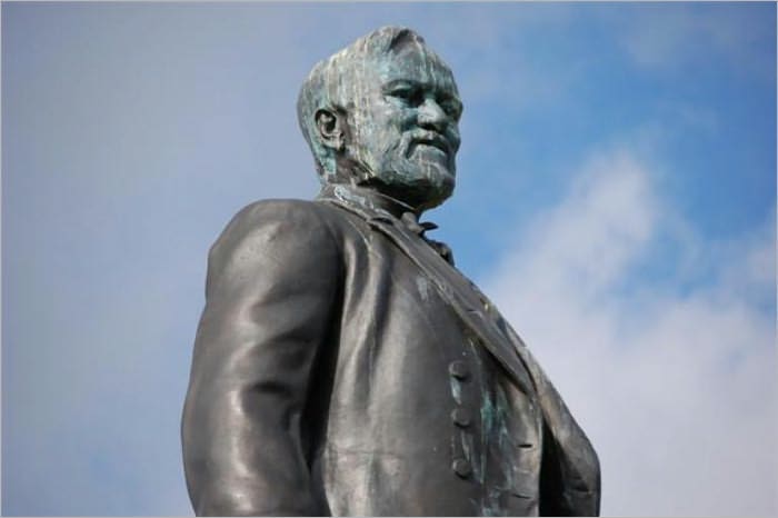 Autobiography of Andrew Carnegie (Illustrated)
