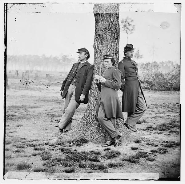 A WOMAN'S "ILLUSTRATED" WARTIME JOURNAL AN ACCOUNT OF THE PASSAGE OVER A GEORGIA PLANTATION OF SHERMAN'S ARMY ON THE MARCH TO THE SEA, AS RECORDED IN THE DIARY OF DOLLY SUMNER LUNT