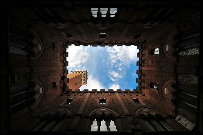 Architecture Gothic and Renaissance (Illustrated)