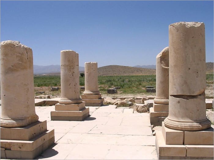 Cyrus the Great (Illustrated)