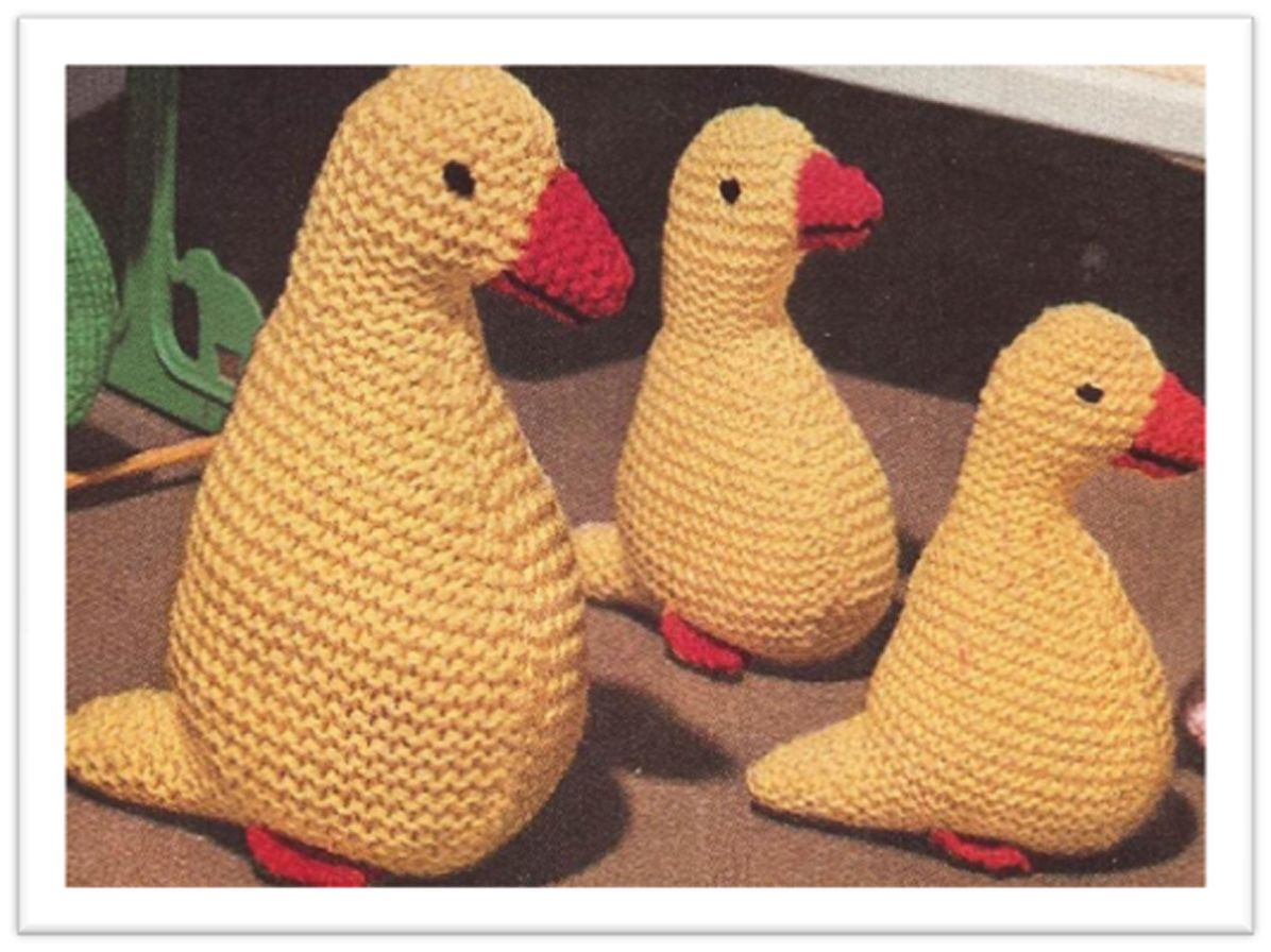 PATTERN #2052 DUCK AND DUCKLINGS VINTAGE KNITTING