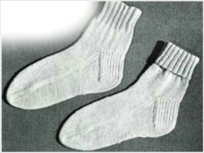 PATTERN #1635 LOURDES ANKLETS VINTAGE KNITTING