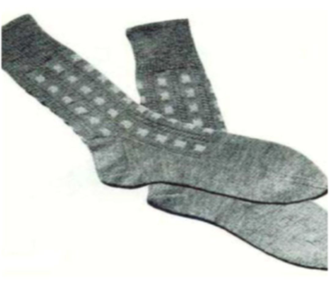 PATTERN #1662 MAN'S CABLED SOCKS VINTAGE KNITTING