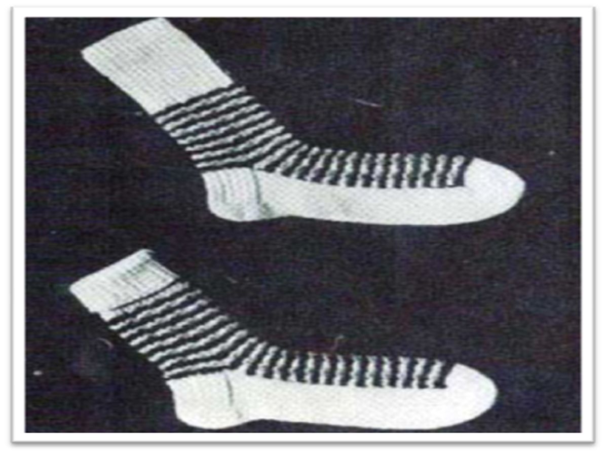 PATTERN #1707 CHILD'S STRIPED SOCKS VINTAGE KNITTING