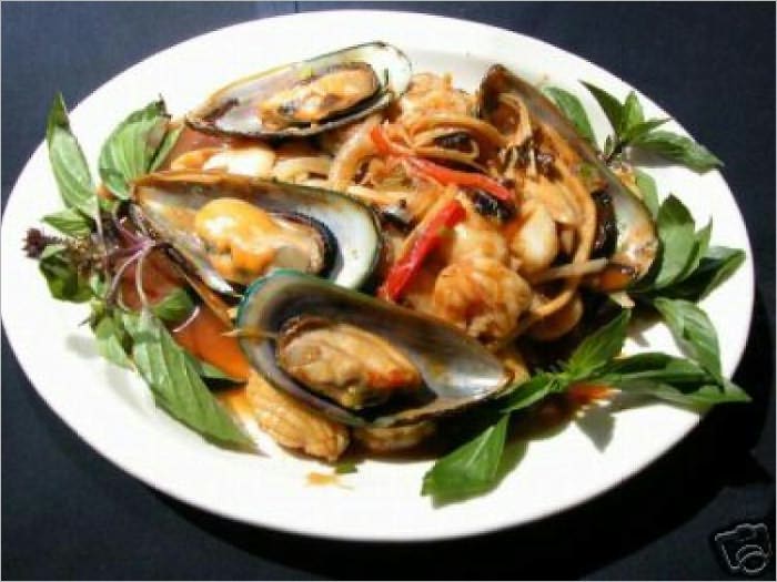 400 Gourmet Seafood Recipes