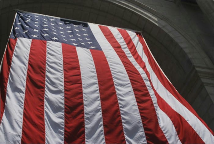 The 9-11 Commission Report - Complete Unabridged Edition with Illustrations and Annotated