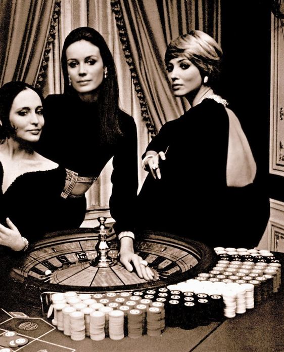 WOMEN OF SPLENDOUR- TENTH EDITION