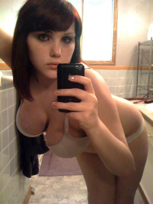 College Girls w/Camera Phones - Erotic Photo Book