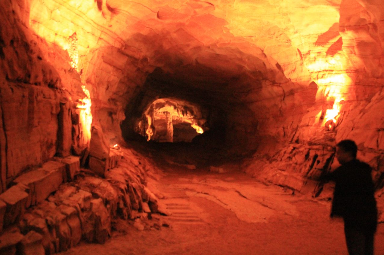 Great Books A Journey into the Interior of the Earth (fantasy, romantic, action, adventure, fiction, humorous, historical, romantic, thriller, crime, journey, battle, war, science fiction, amazing, Greeks, Trogan war )
