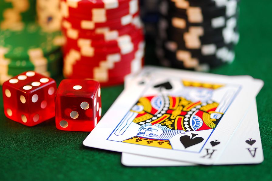 Gambling: Gambling Exposed (Annotated) ( addiction, habit, compulsion, dependence, need, obsession, gambling, betting, gaming )