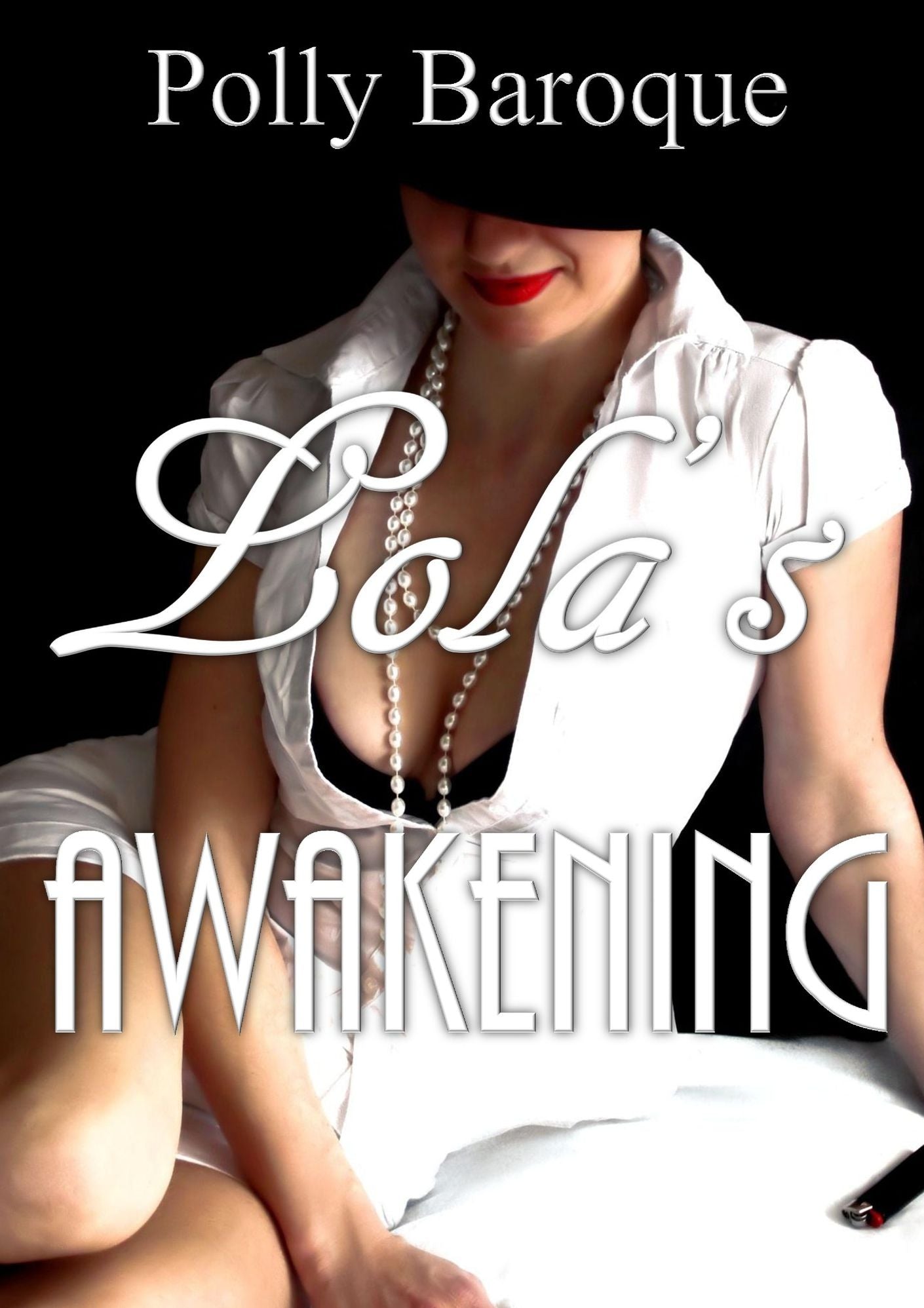 Lola's Awakening (Cougar MILF Mature Erotica)