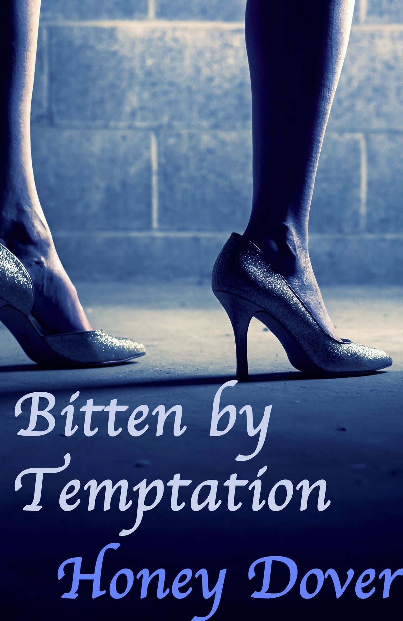 Bitten By Temptation (Lesbian Vampire Erotica)