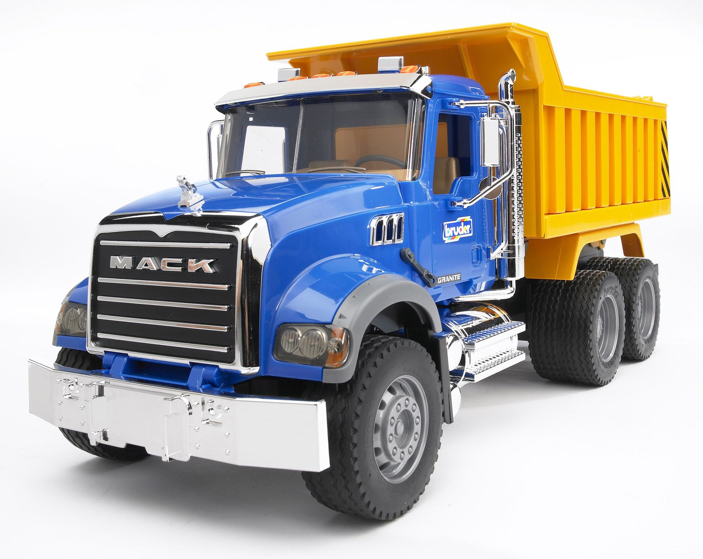 MACK Granite Dump Truck