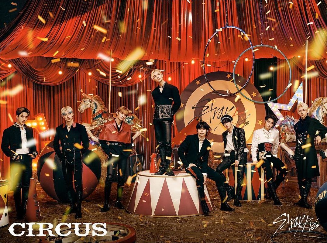 Circus [Version A] [Bonus DVD]