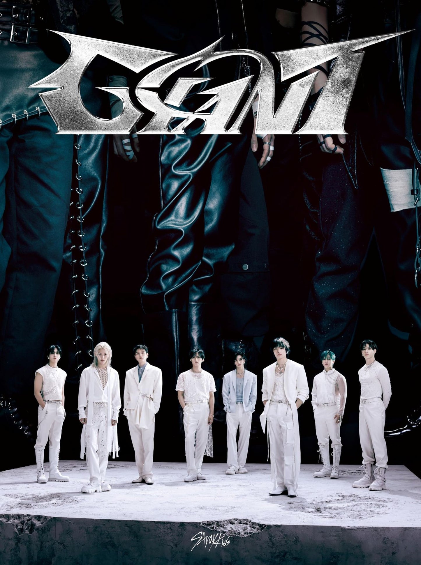 Giant - Version B (Stray Kids)