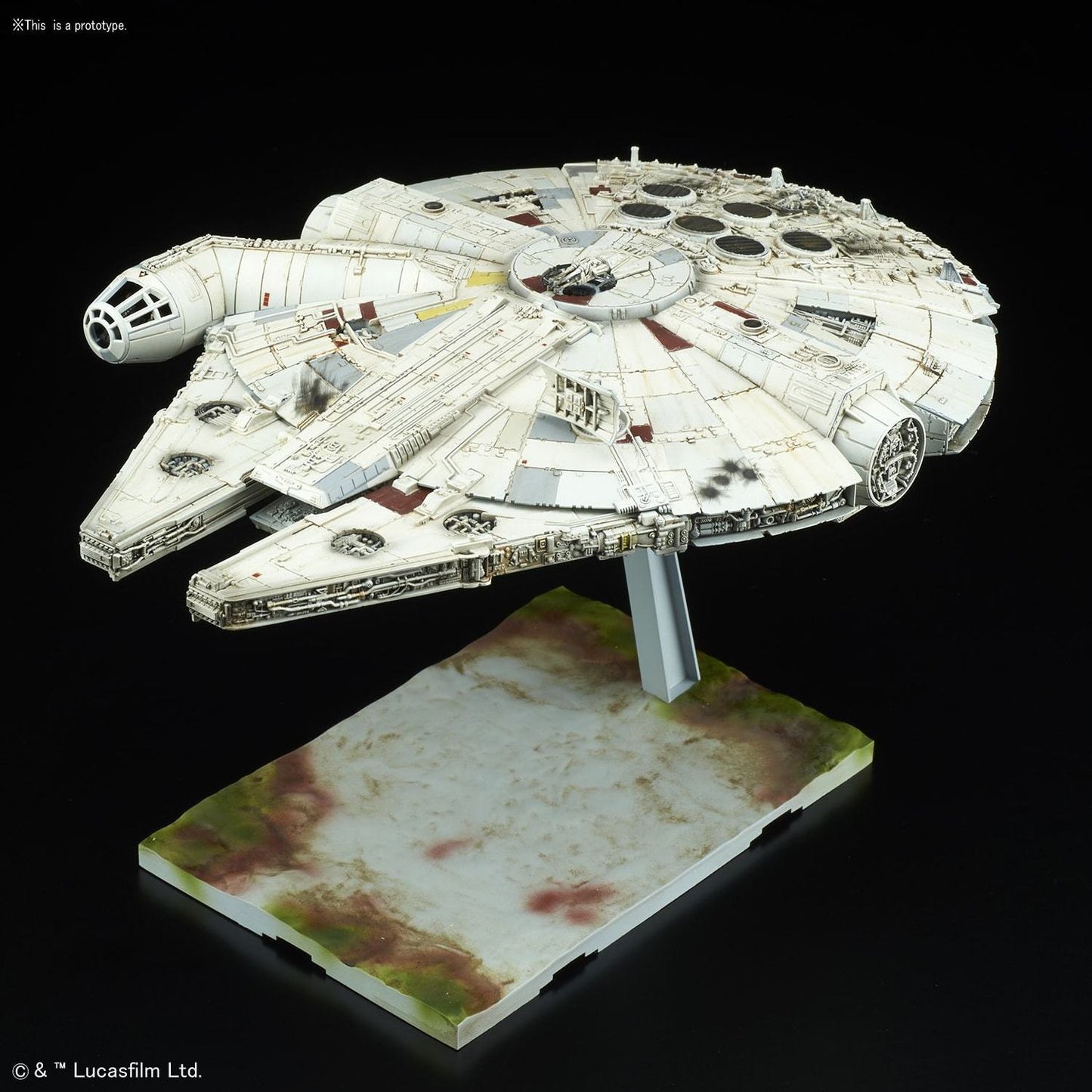 Millennium Falcon "Star Wars: The Last Jedi" Bandai Star Wars 1/144