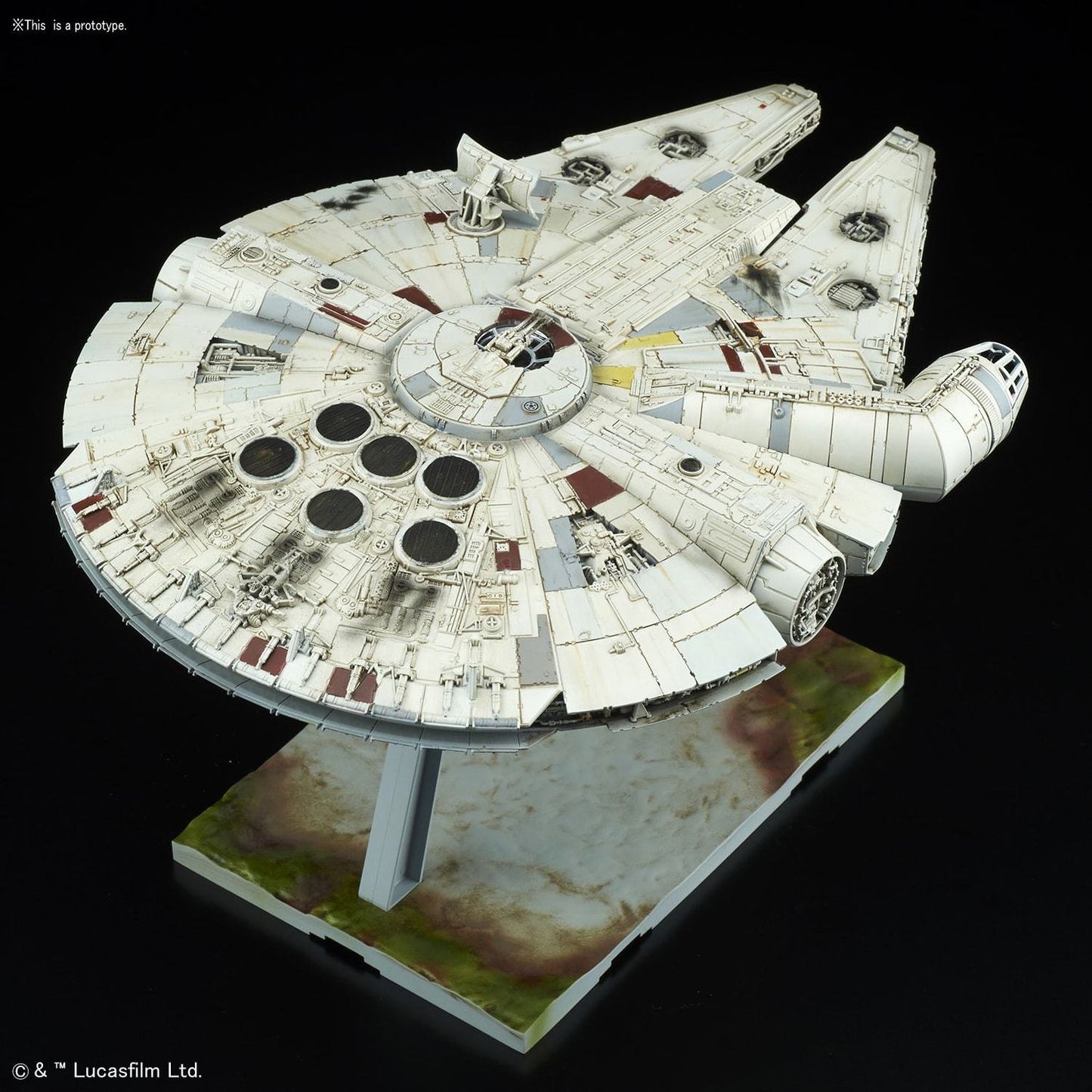 Millennium Falcon "Star Wars: The Last Jedi" Bandai Star Wars 1/144