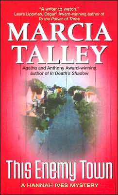 This Enemy Town (Hannah Ives Mystery Series #5)