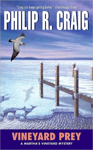 Vineyard Prey (Martha's Vineyard Mystery Series #16)