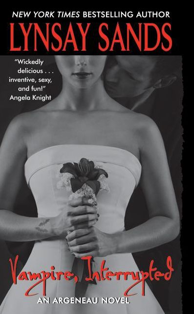 Vampire, Interrupted (Argeneau Vampire Series #9)
