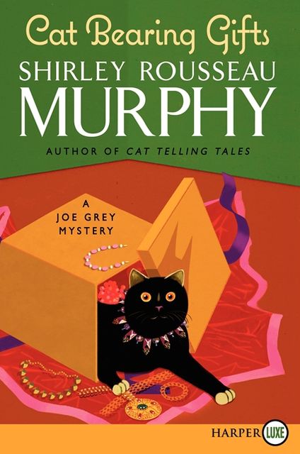Cat Bearing Gifts (Joe Grey Series #18)