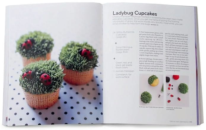 Martha Stewart's Cupcakes: 175 Inspired Ideas for Everyone's Favorite Treat