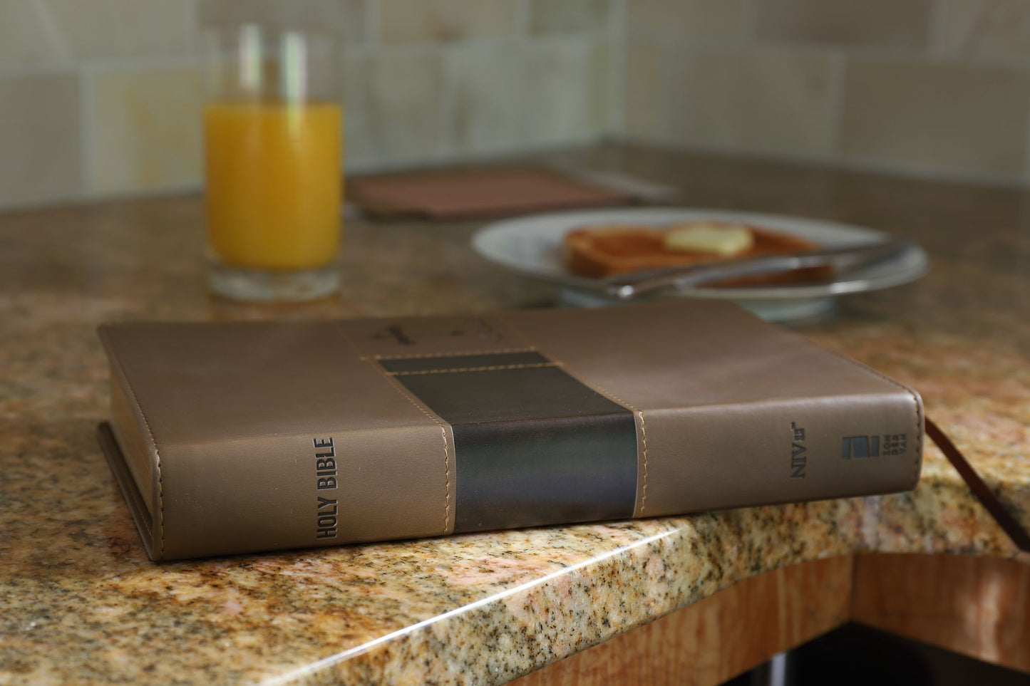 Niv, Premium Gift Bible, Leathersoft, Brown, Red Letter Edition, Comfort Print