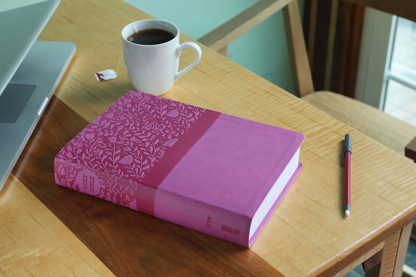 NIV, Super Giant Print Reference Bible, Giant Print, Imitation Leather, Pink, Red Letter Edition