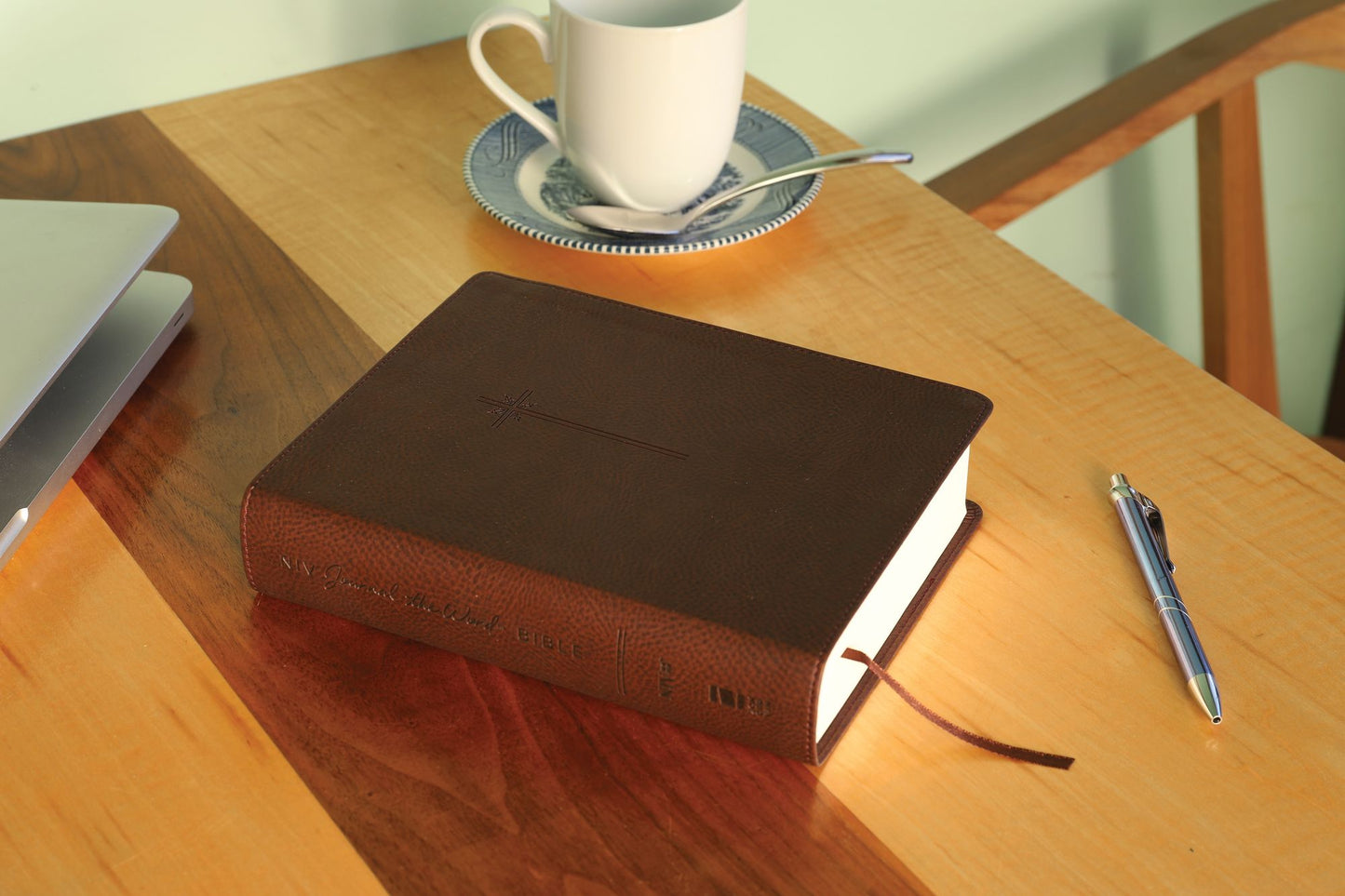 NIV, Journal the Word Bible, Imitation Leather, Brown, Red Letter Edition, Comfort Print: Reflect, Take Notes, or Create Art Next to Your Favorite Verses