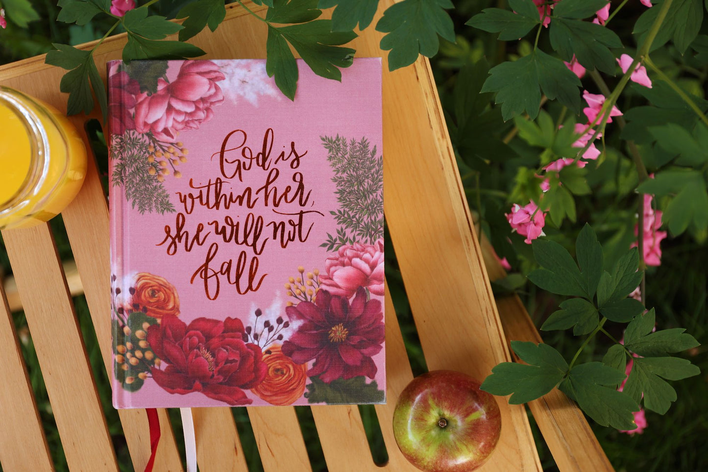 Niv, Artisan Collection Bible, Cloth Over Board, Pink Floral, Designed Edges Under Gilding, Red Letter Edition, Comfort Print