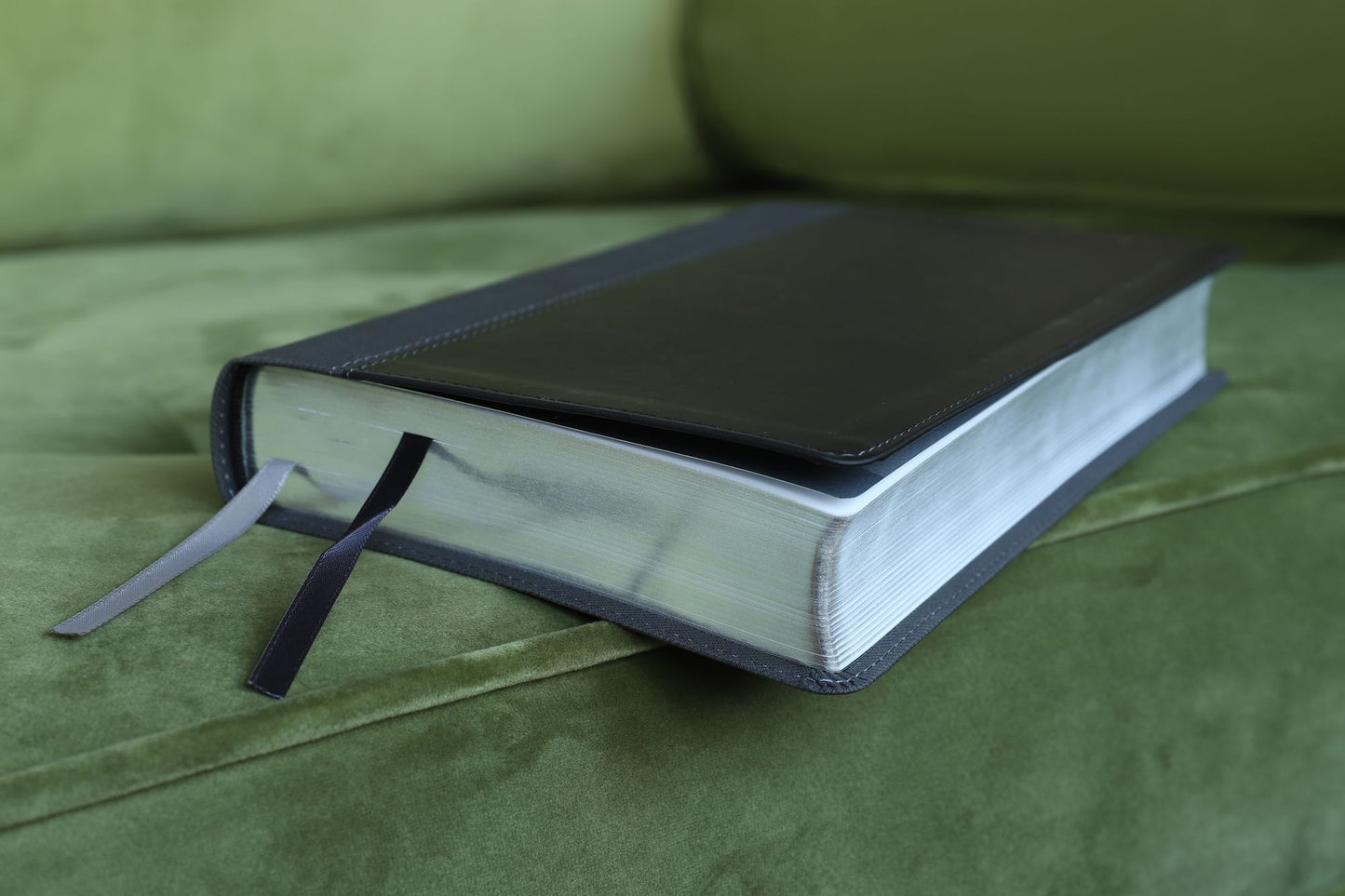 Holy Bible : New International Version, Personal Size Bible, Large Print, Leathersoft, Black, Comfort Print, Red Letter Edition