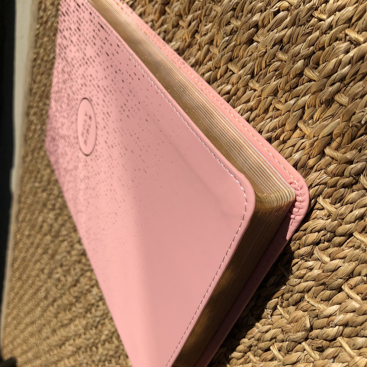 Niv, Bible for Teens, Thinline Edition, Leathersoft, Pink, Red Letter Edition, Comfort Print