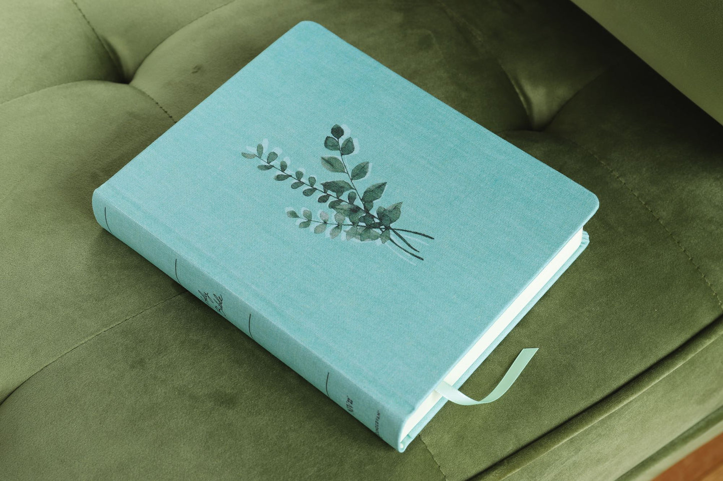 Niv, Journal the Word Bible, Double-Column, Cloth Over Board, Teal, Red Letter Edition, Comfort Print: Reflect, Take Notes, or Create Art Next to Your Favorite Verses