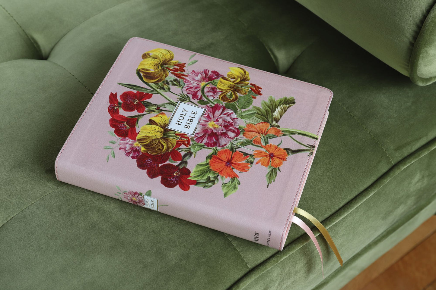 Niv, Artisan Collection Bible, Leathersoft, Blush Floral, Red Letter Edition, Comfort Print