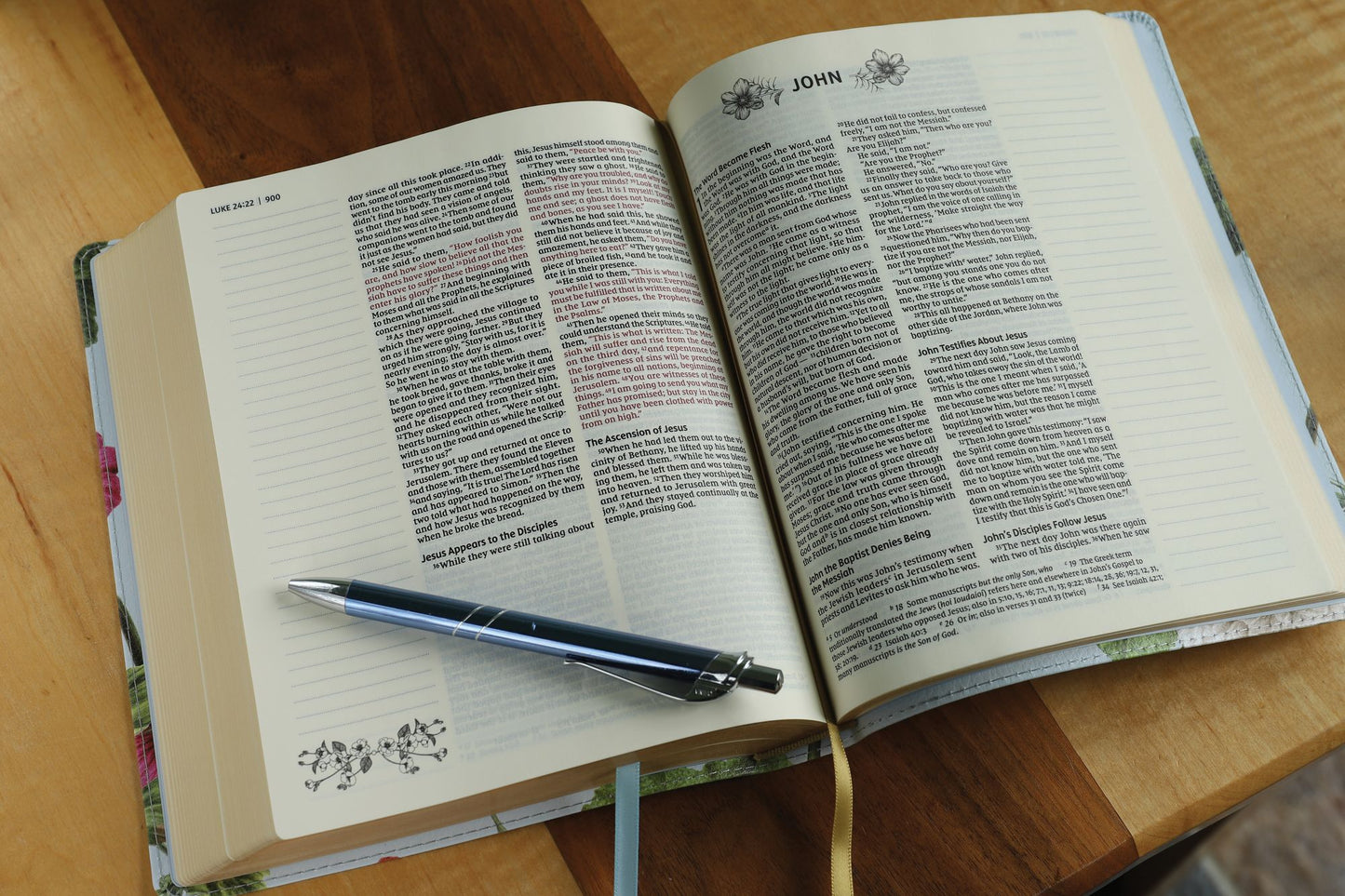 Niv, Artisan Collection Bible, Leathersoft, Blue Floral, Red Letter Edition, Comfort Print